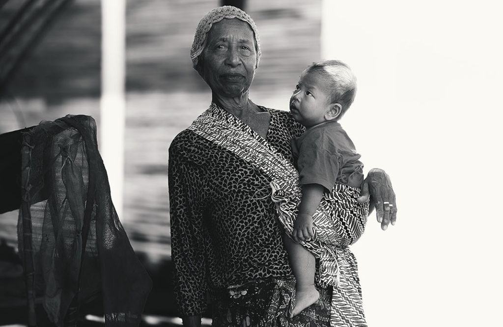 Noel Forseas, professional photographer Costa Rica. A grandmother with her grandchild.
