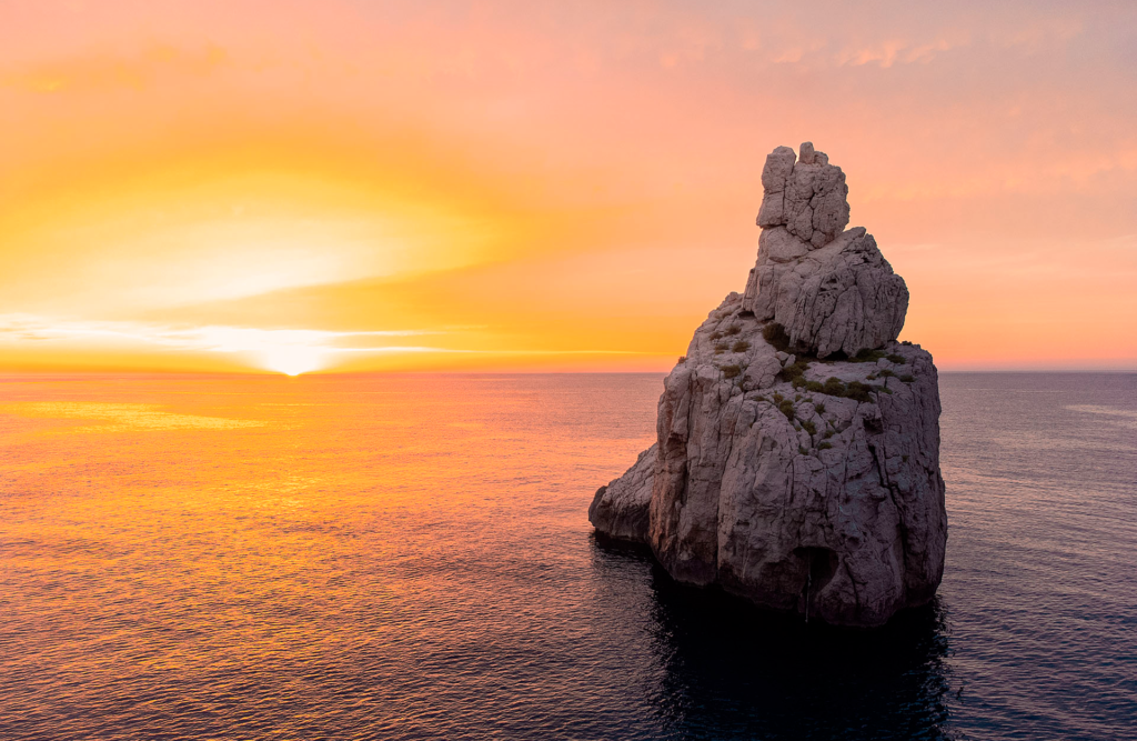 Noel Forseas, professional photographer Florida. A view of the sunset near the sea.